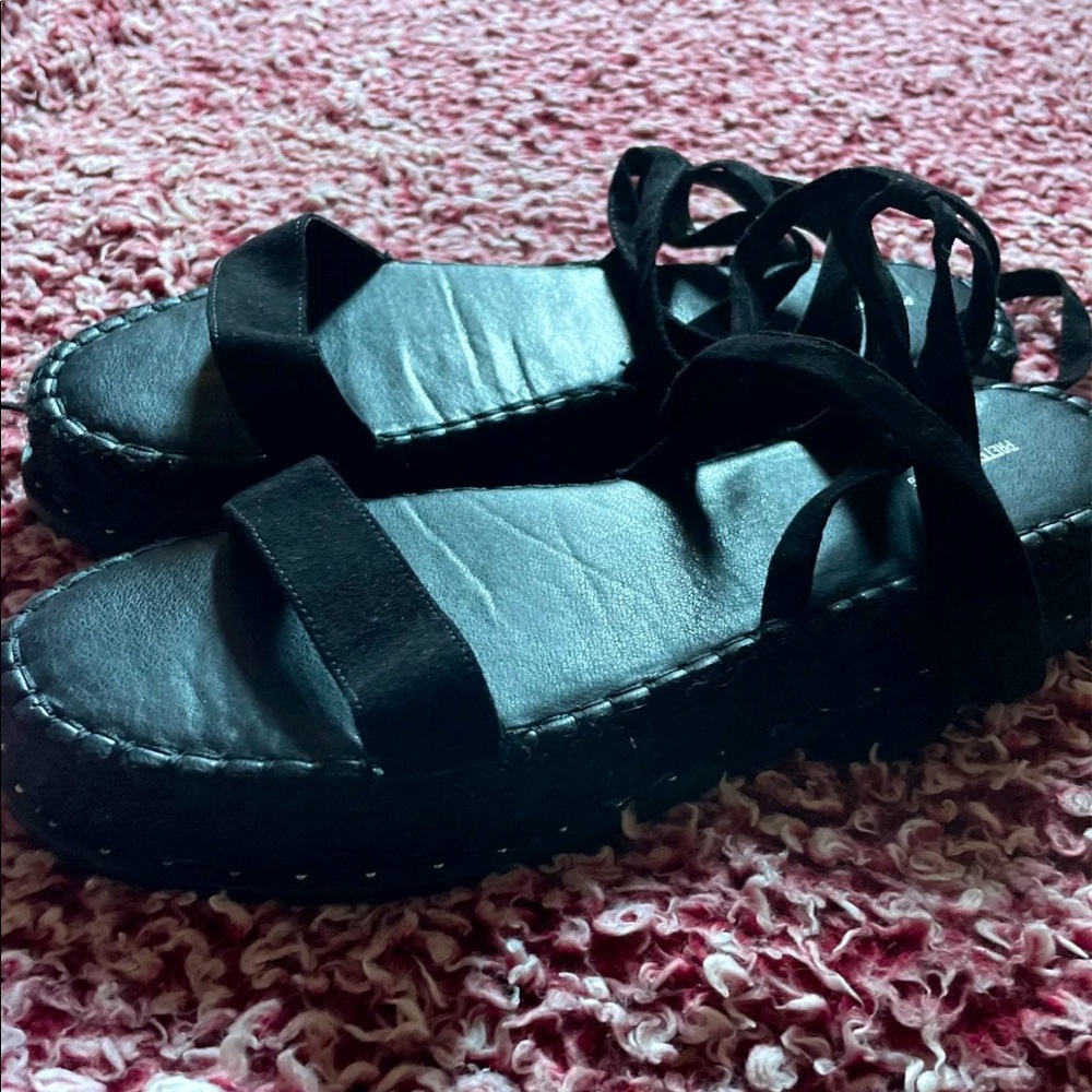 PRETTYLITTLETHING Platform Sandals